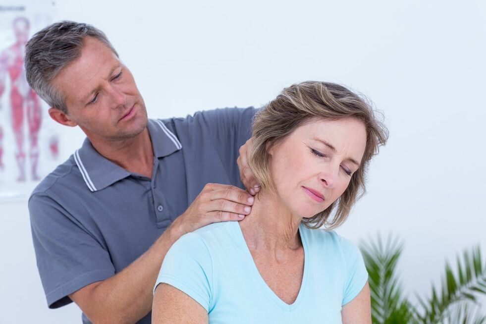Latihan dan urutan leher untuk osteochondrosis